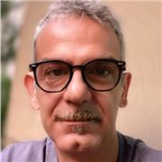 Soy músico profesional y toco el violín. Doy clase particular de violín y música desde 25 años